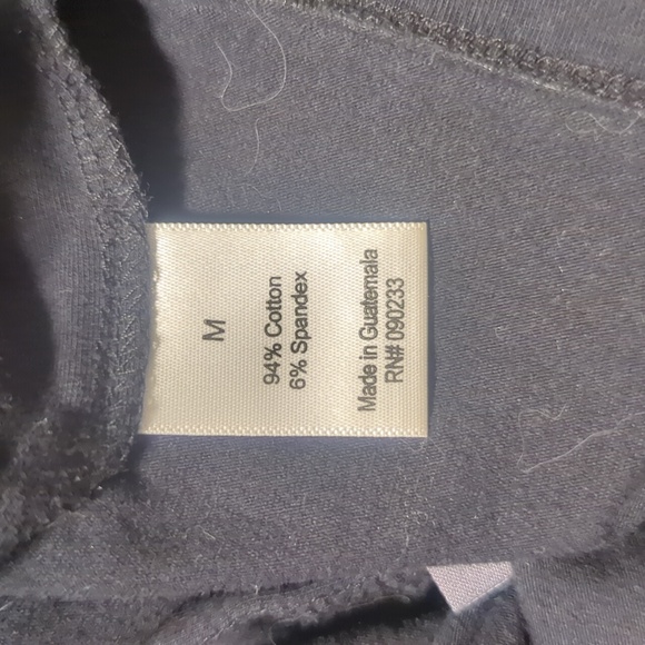 ✨50% OFF✨ Kendall and Kylie geometric print crop top - Picture 5 of 7